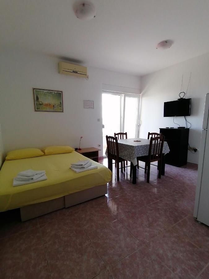 Apartments Coric Baska Voda Exterior photo