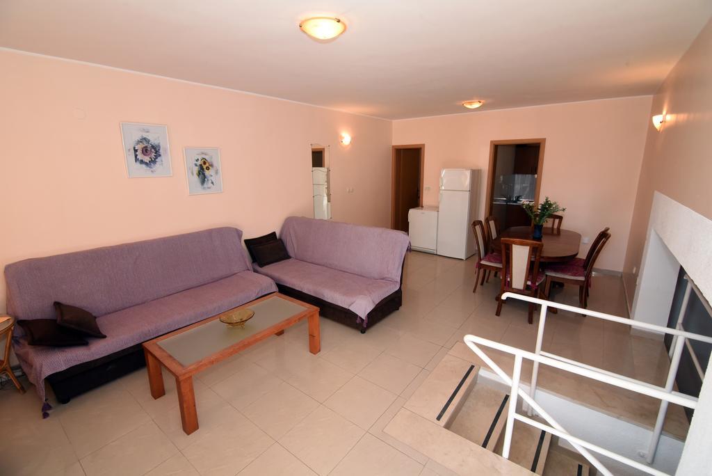 Apartments Coric Baska Voda Exterior photo