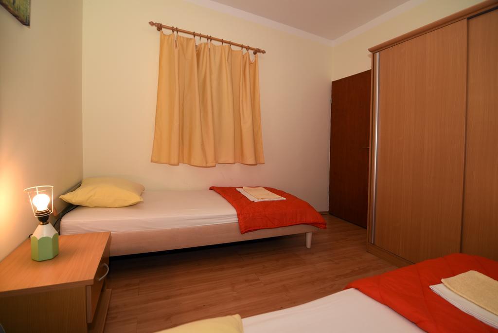 Apartments Coric Baska Voda Exterior photo