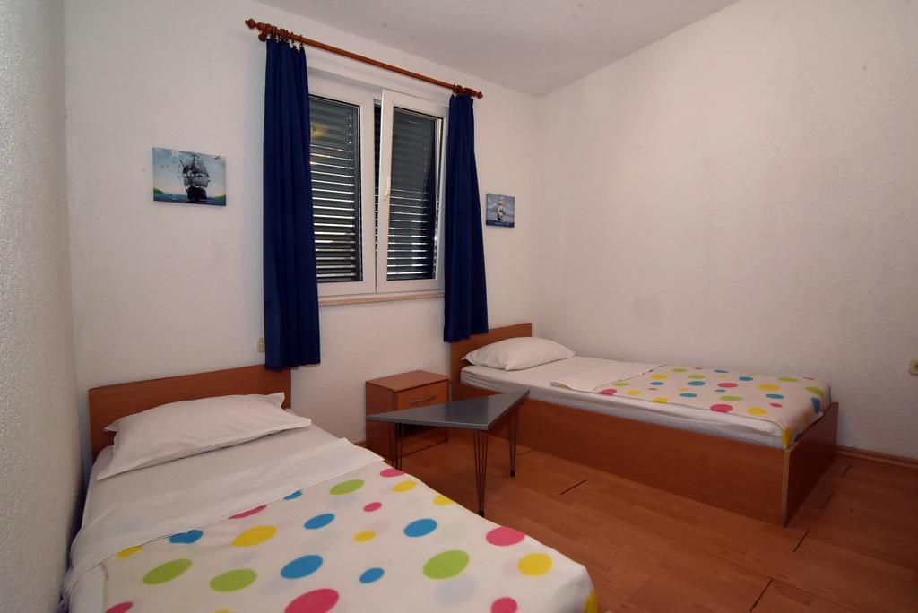Apartments Coric Baska Voda Exterior photo
