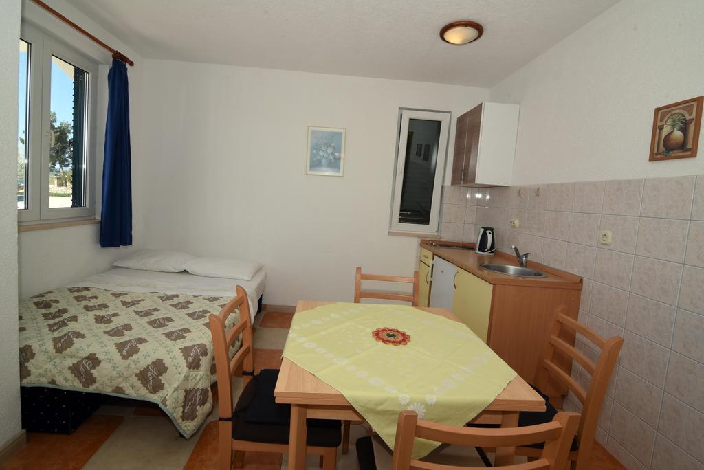 Apartments Coric Baska Voda Exterior photo
