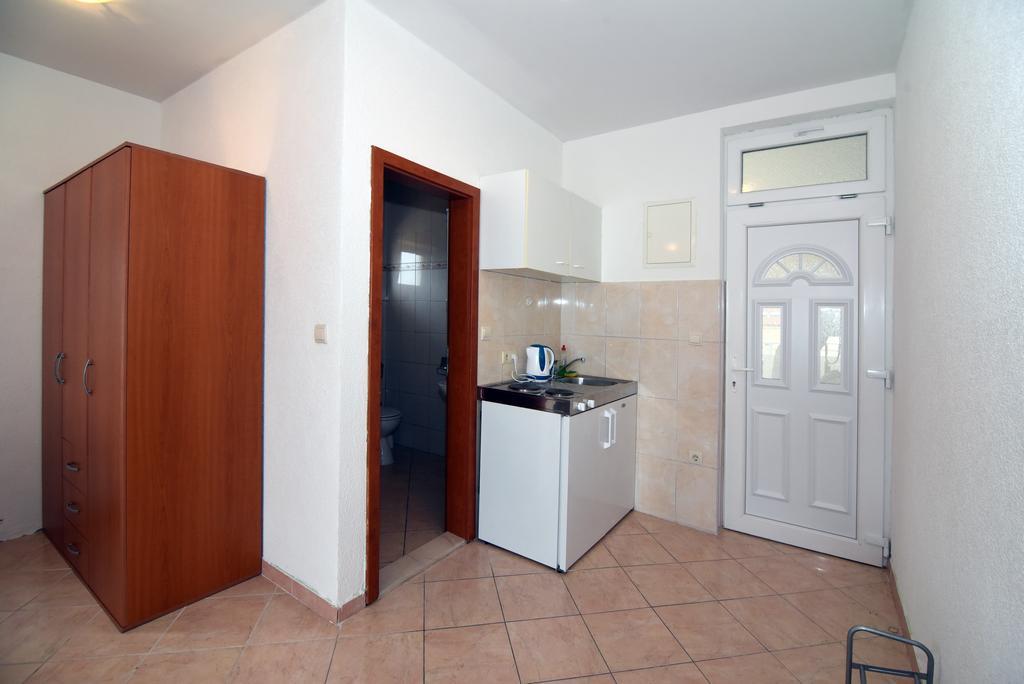 Apartments Coric Baska Voda Exterior photo