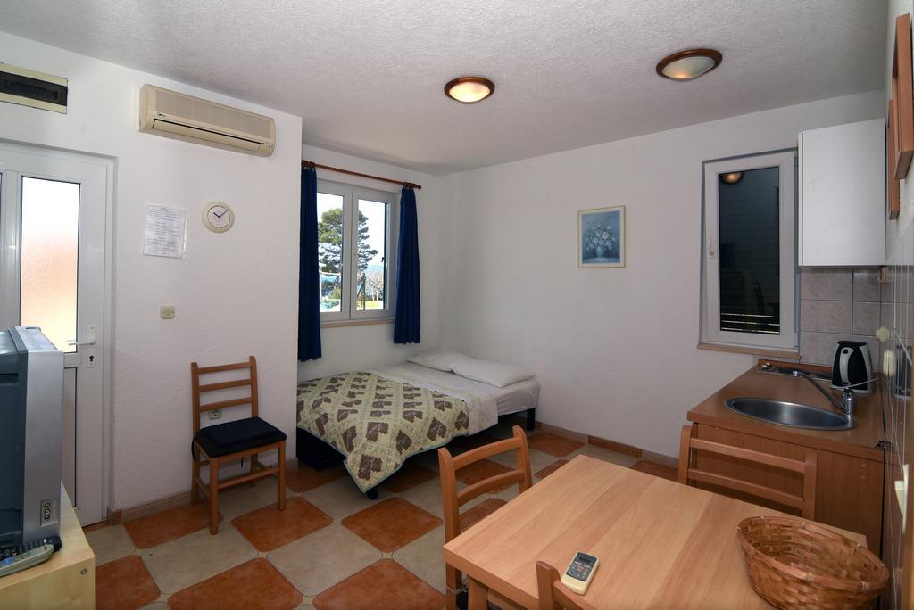 Apartments Coric Baska Voda Exterior photo
